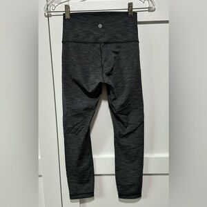 Lululemon High Rise Capri Leggings – Black Heathered Gray – Size 4